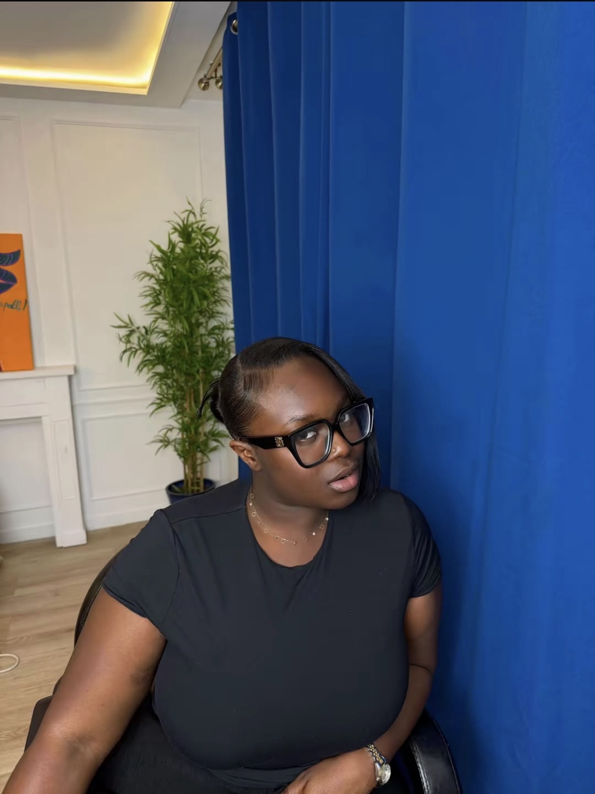 Chignon élégant sur cheveux afro – Hairitage Saint-Denis